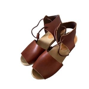 Bryr Cognac Leather Tassel Clogs Sz 7